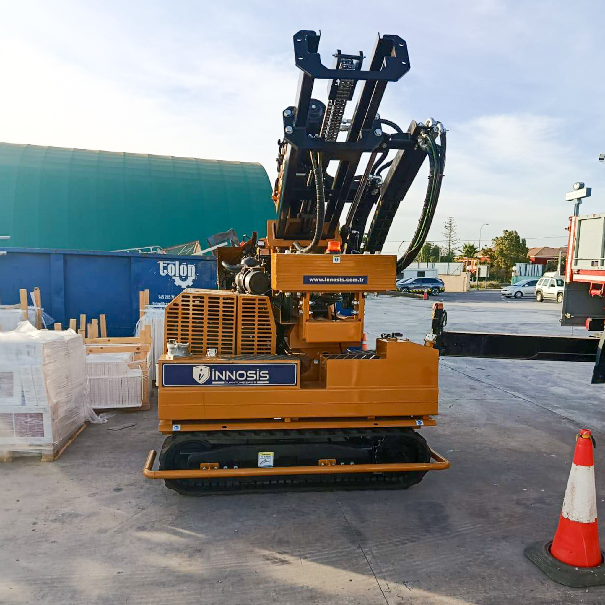 Maquinaria para señalización horizontal en vía pública.